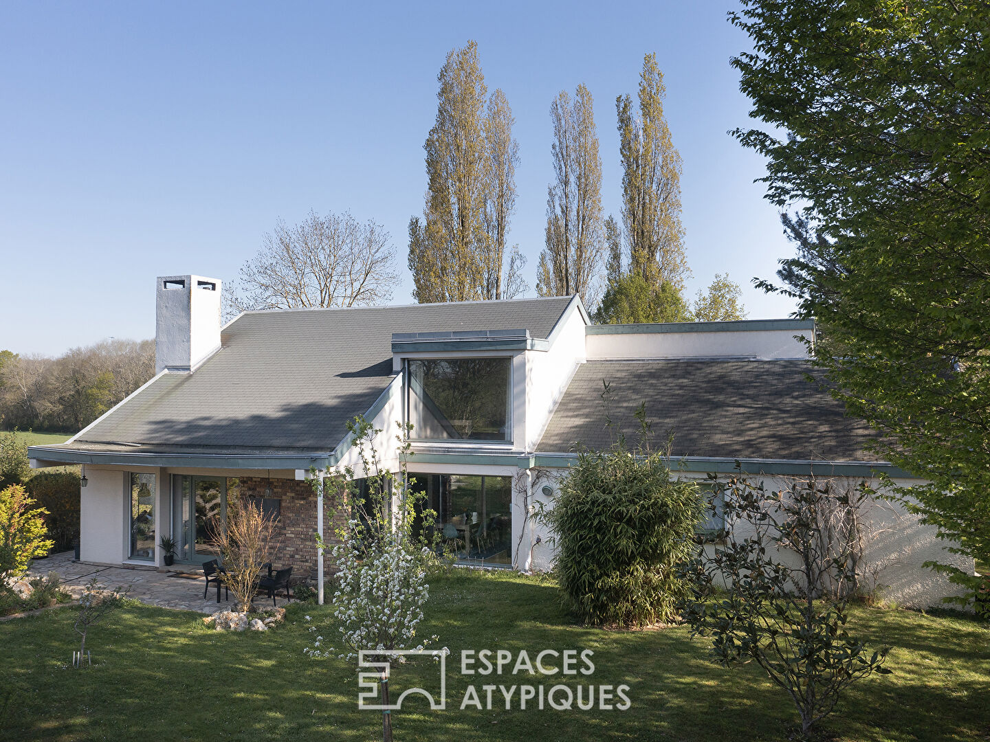 La maison d’architecte aux portes du parc régional de la haute vallée de Chevreuse