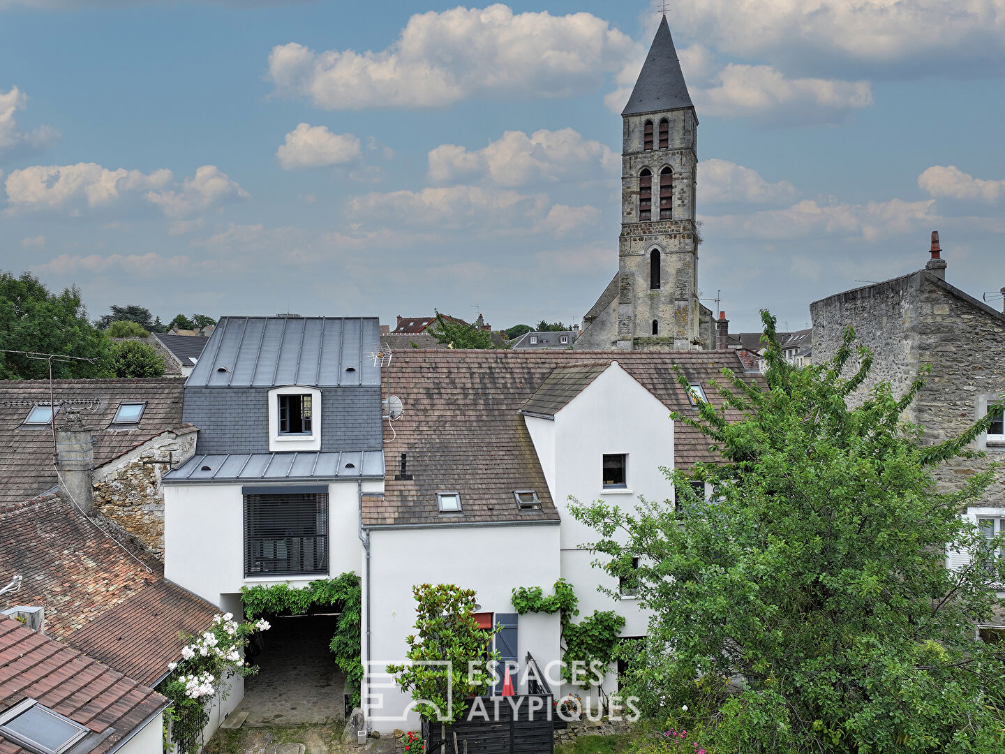 Immeuble de Caractère au Coeur de Mennecy avec un magnifique Duplex