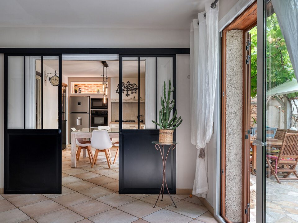 La maison familiale au calme avec sous-sol et jardin verdoyant