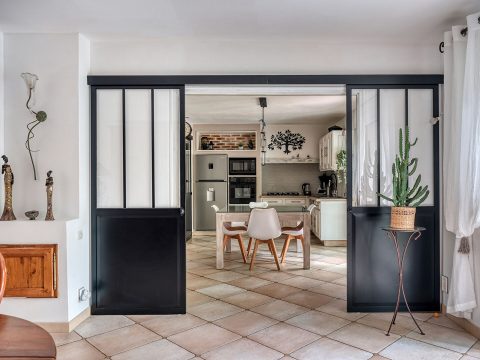 La maison familiale au calme avec sous-sol et jardin verdoyant