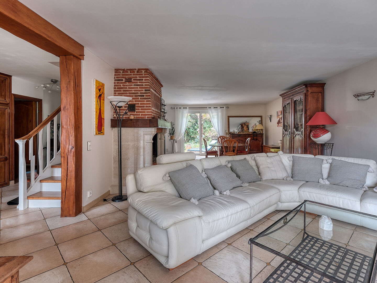 La maison familiale au calme avec sous-sol et jardin verdoyant