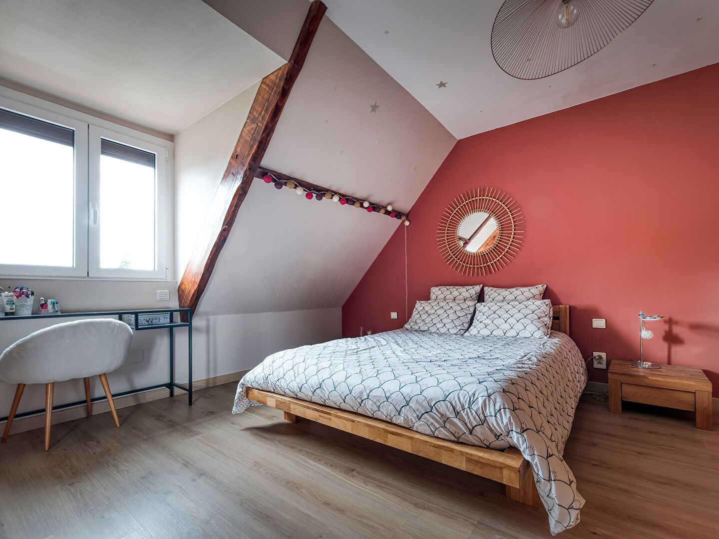 La maison familiale au calme avec sous-sol et jardin verdoyant