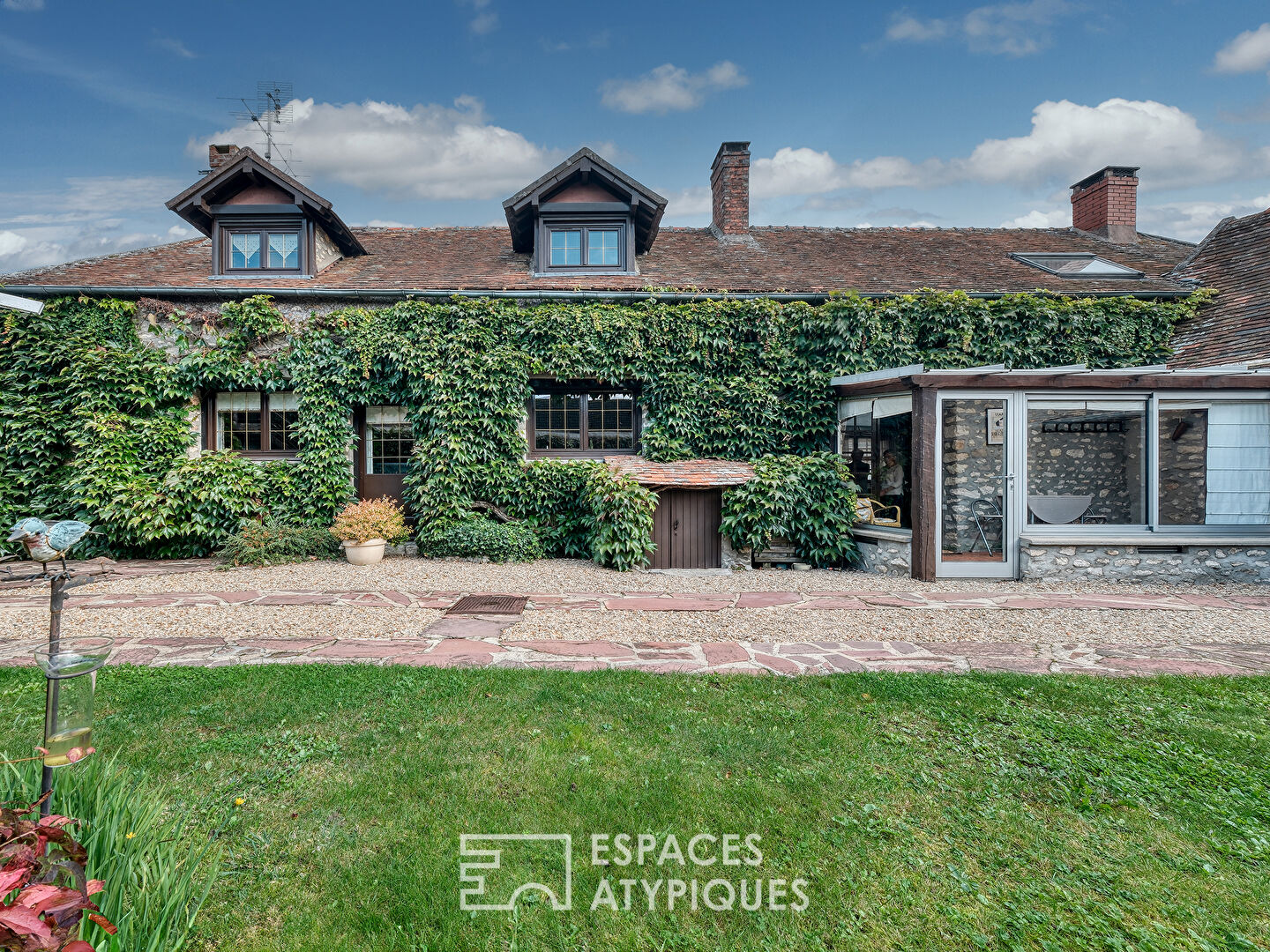 La maison de campagne et sa dépendance au sud de l’Essonne