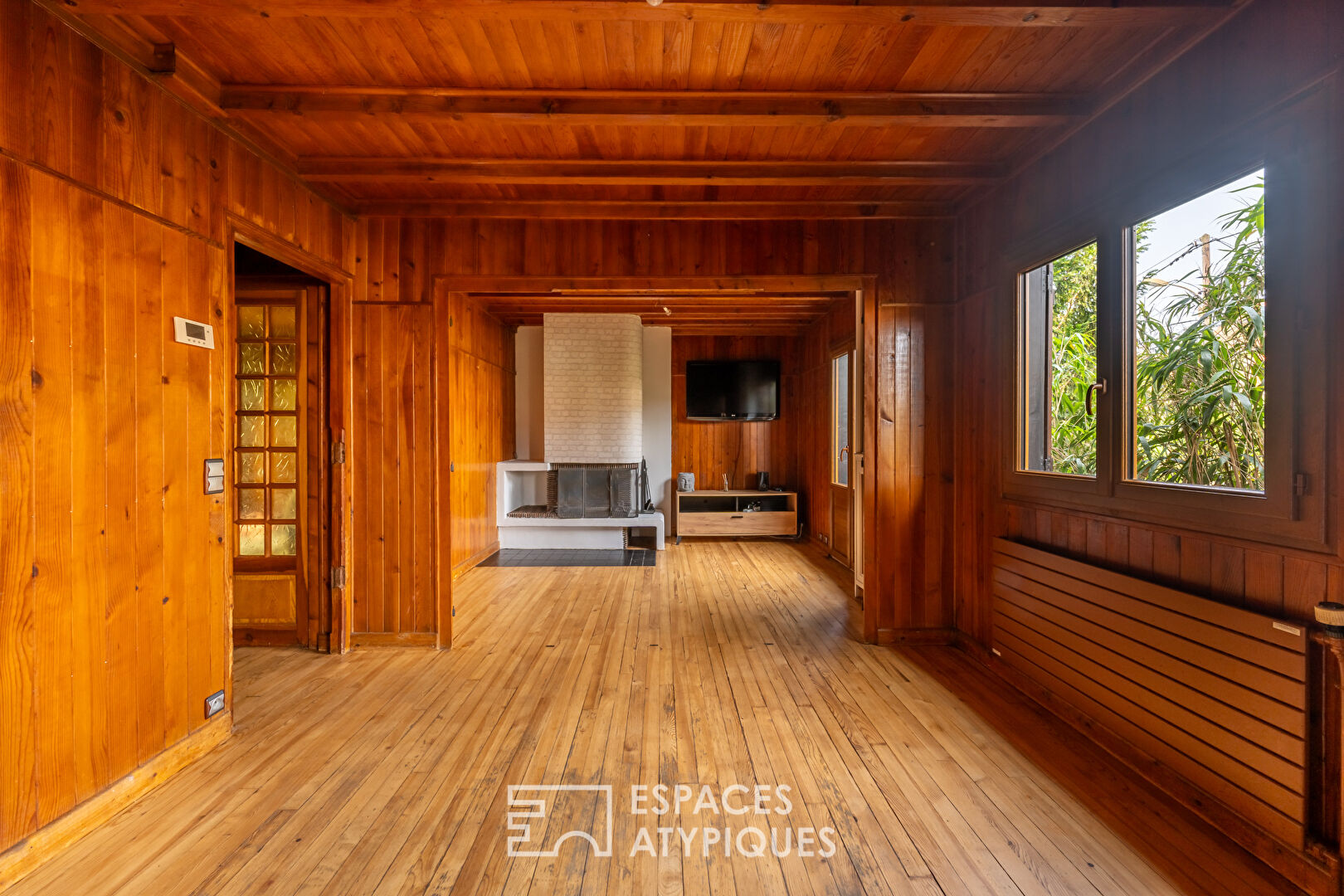 La maison familiale en bois.