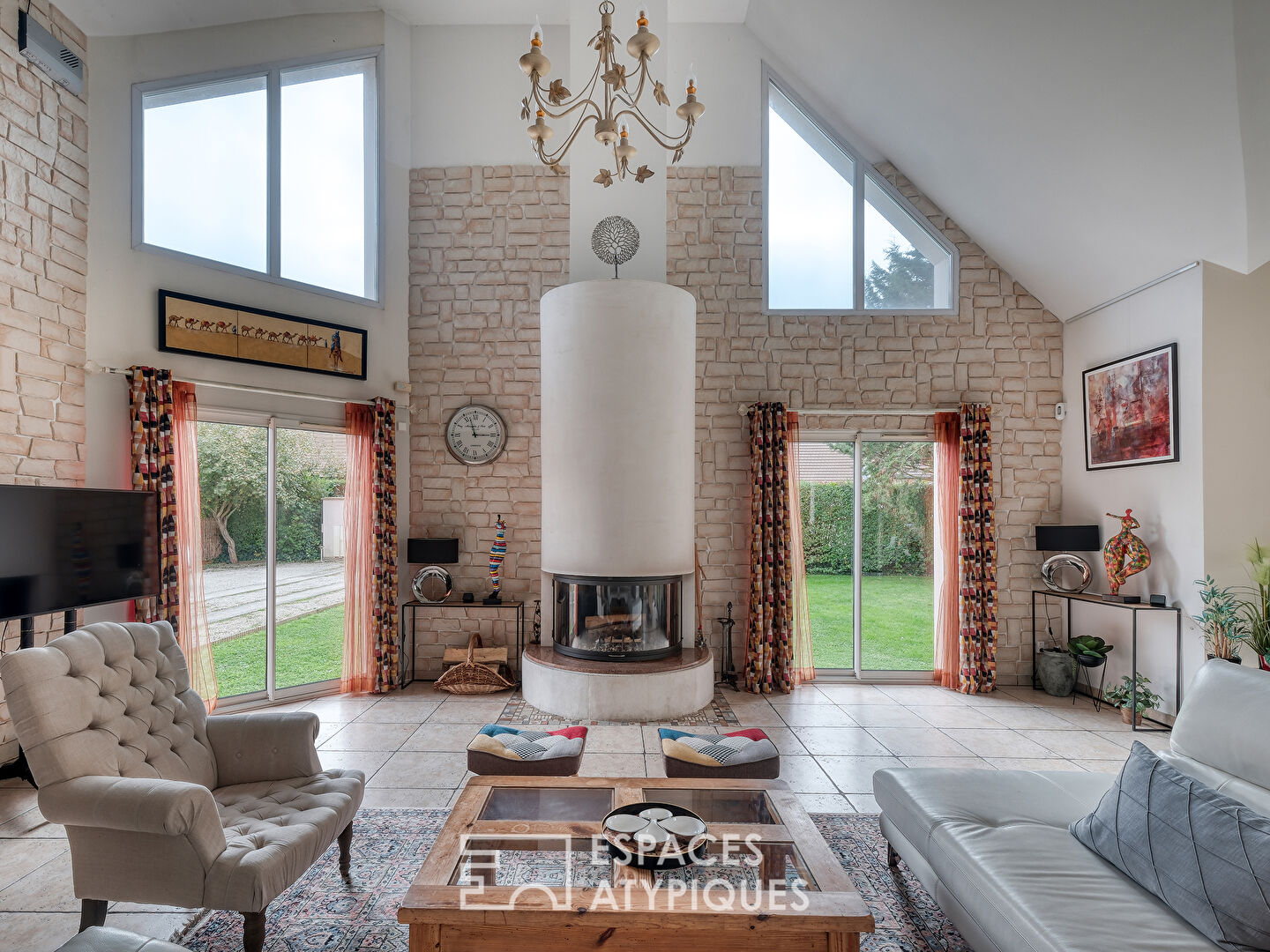 La maison d’architecte  dans un environnement calme et naturel