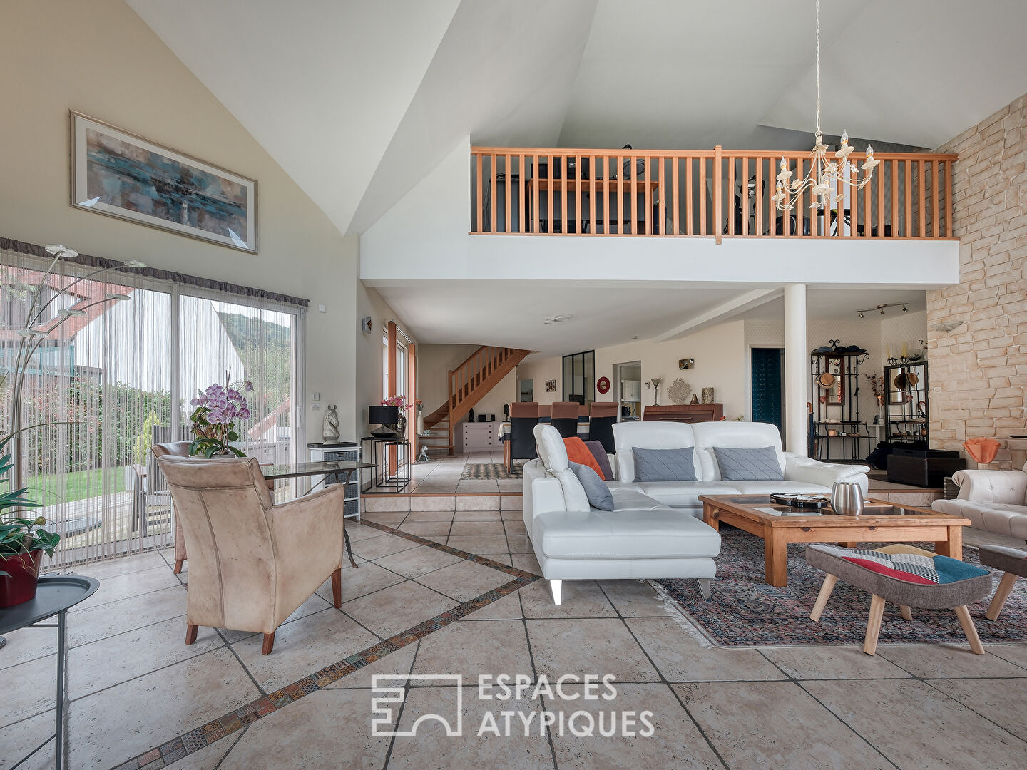 La maison d’architecte  dans un environnement calme et naturel