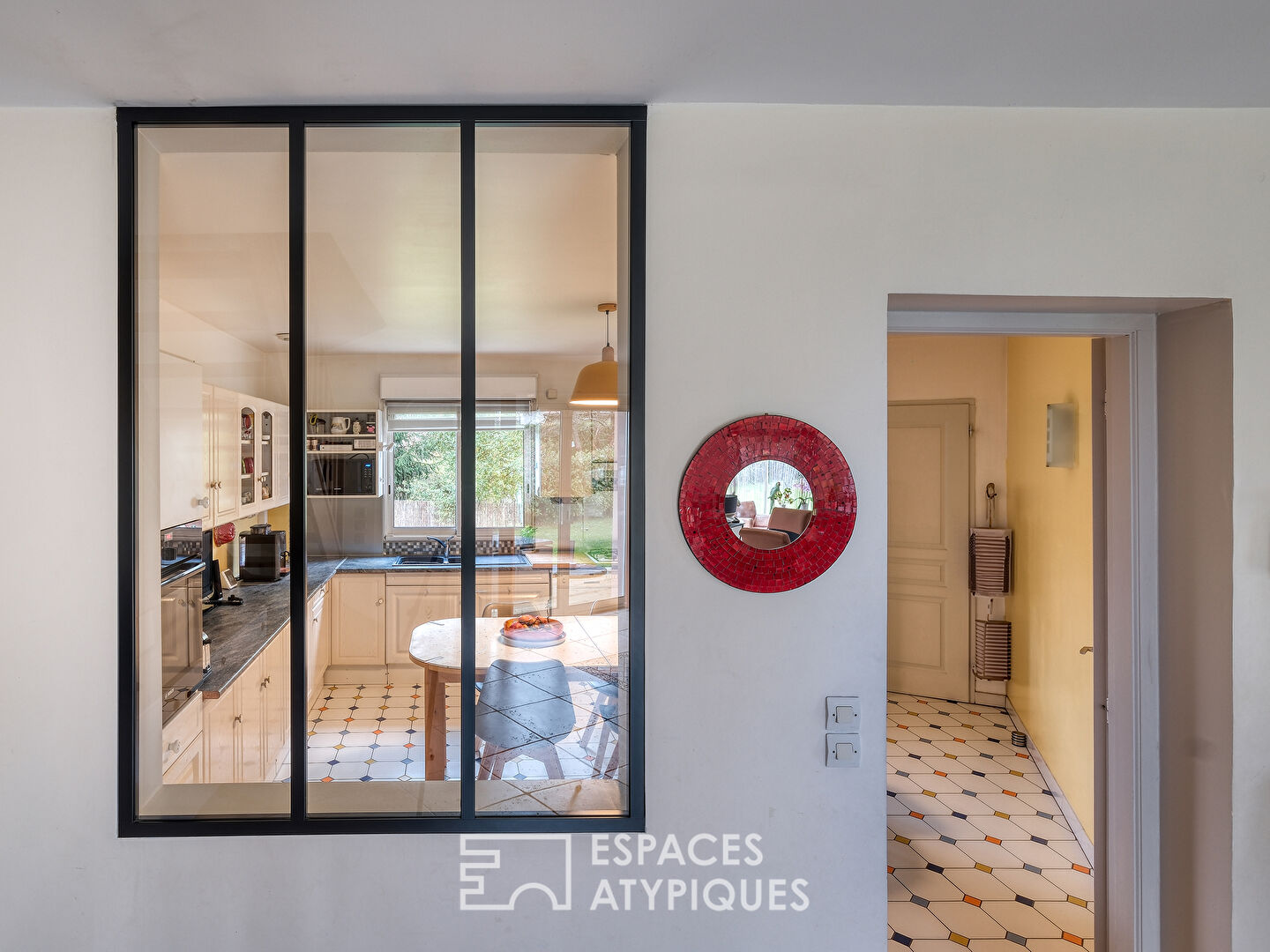 La maison d’architecte  dans un environnement calme et naturel