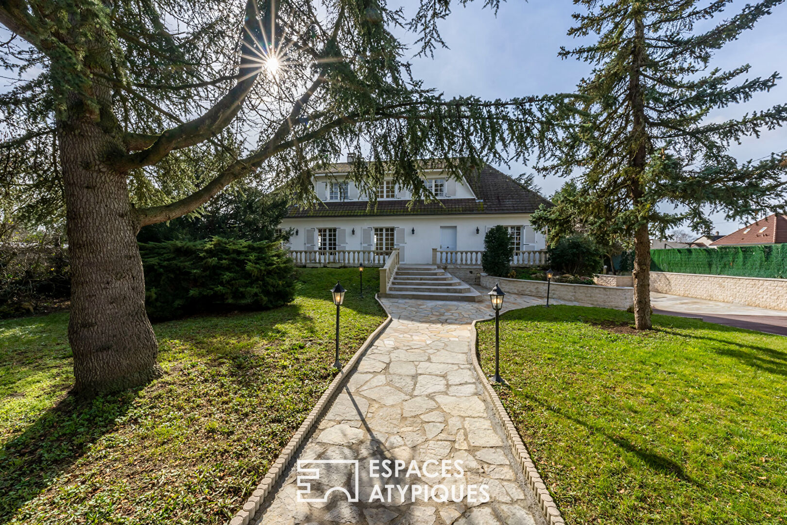 La maison avec grand jardin sans vis à vis et sous sol total