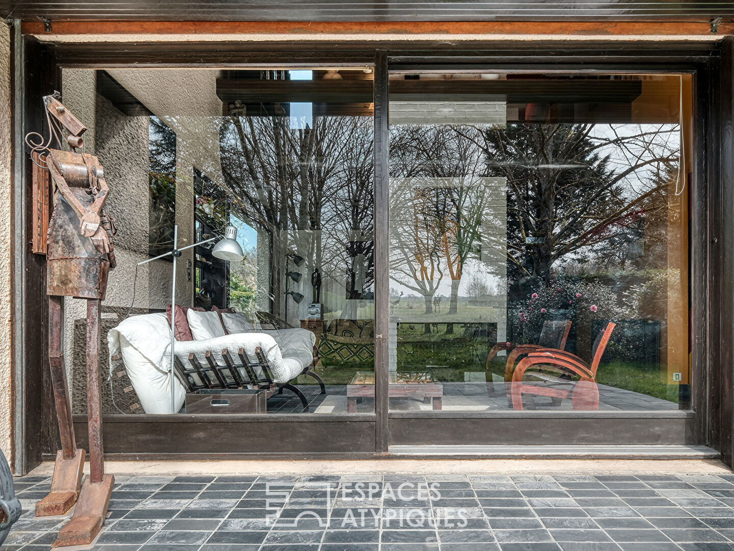 Maison d’architecte des années 70, écrin de lumière et d’élégance