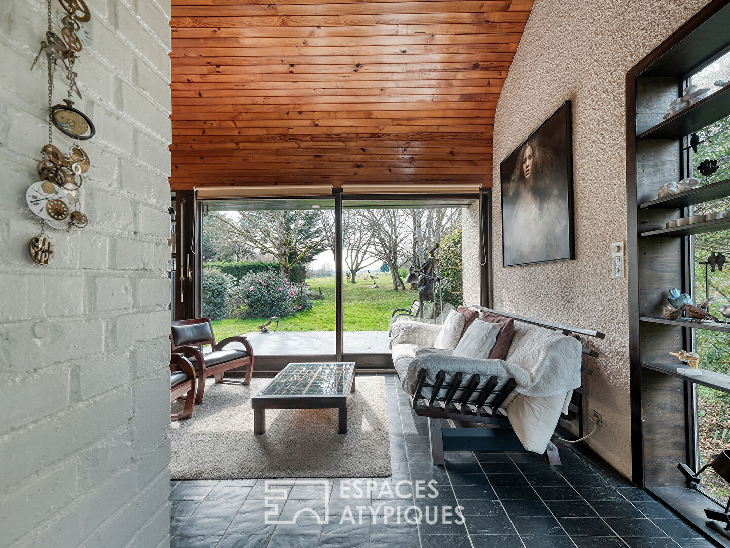 Maison d’architecte des années 70, écrin de lumière et d’élégance