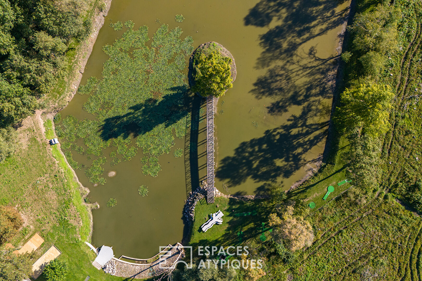 Longère rénovée avec piscine dans un cadre naturel d’exception