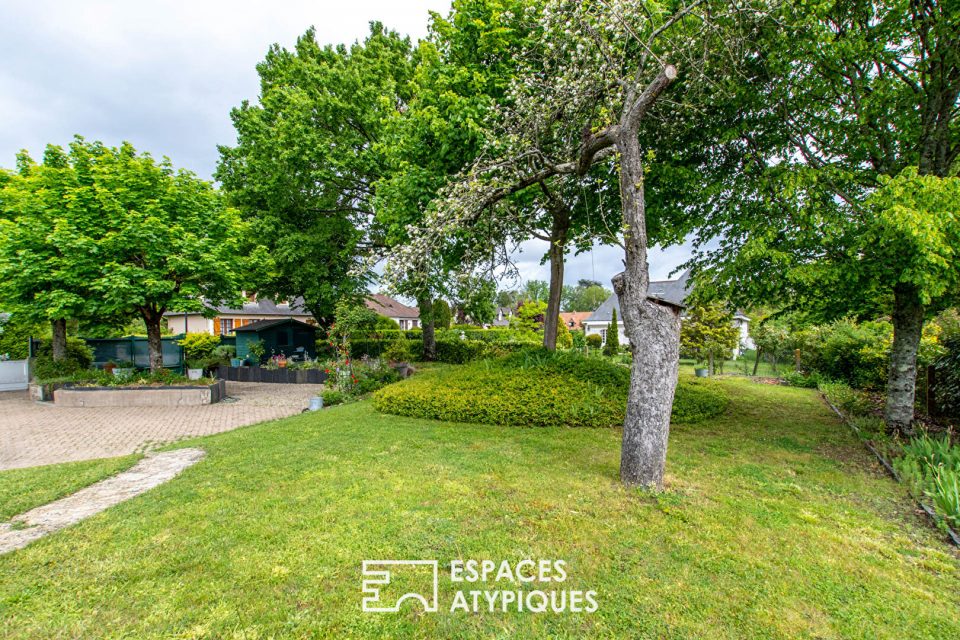 Elégante contemporaine avec piscine intérieur