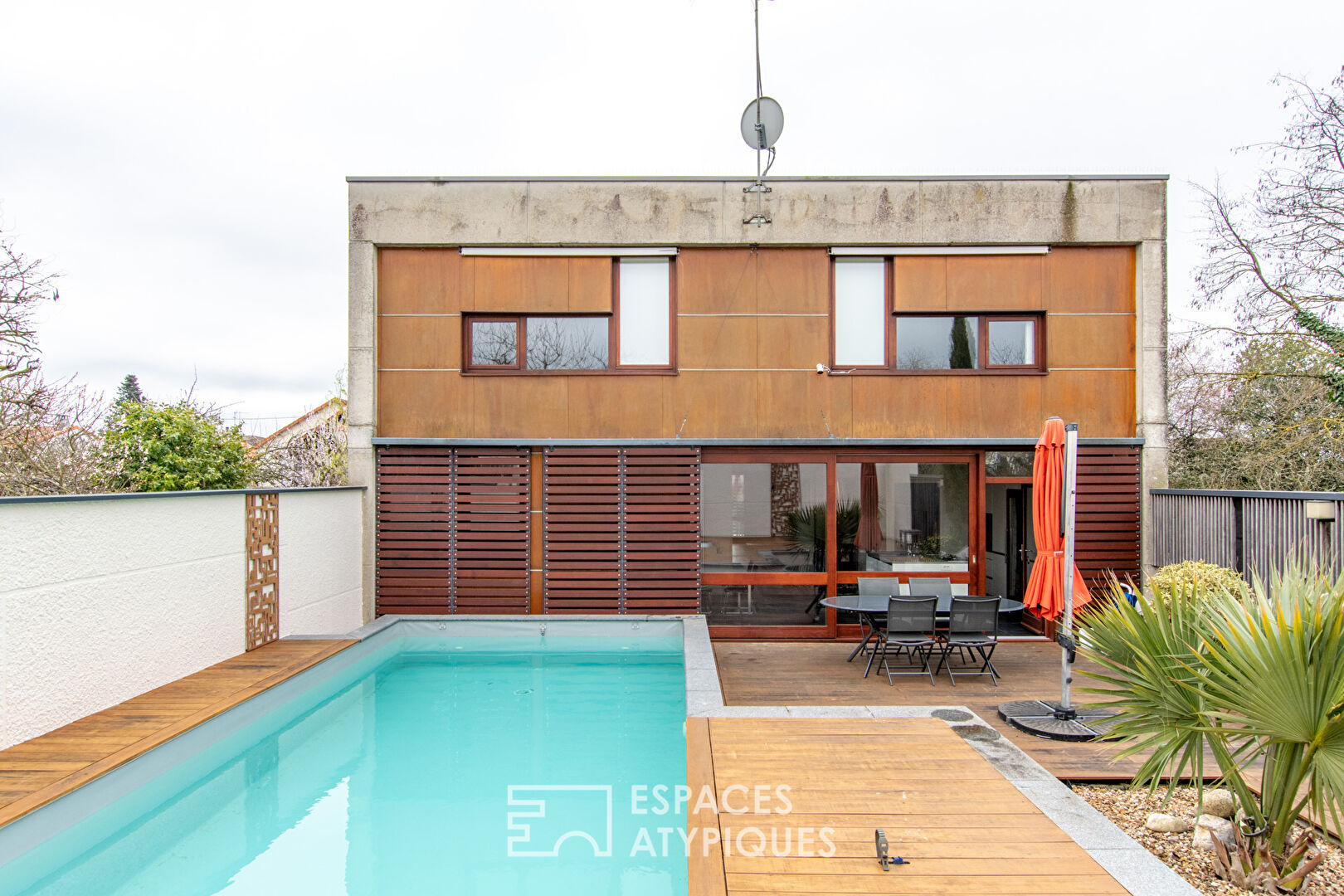 Contemporary architect house in a quiet area of poitiers