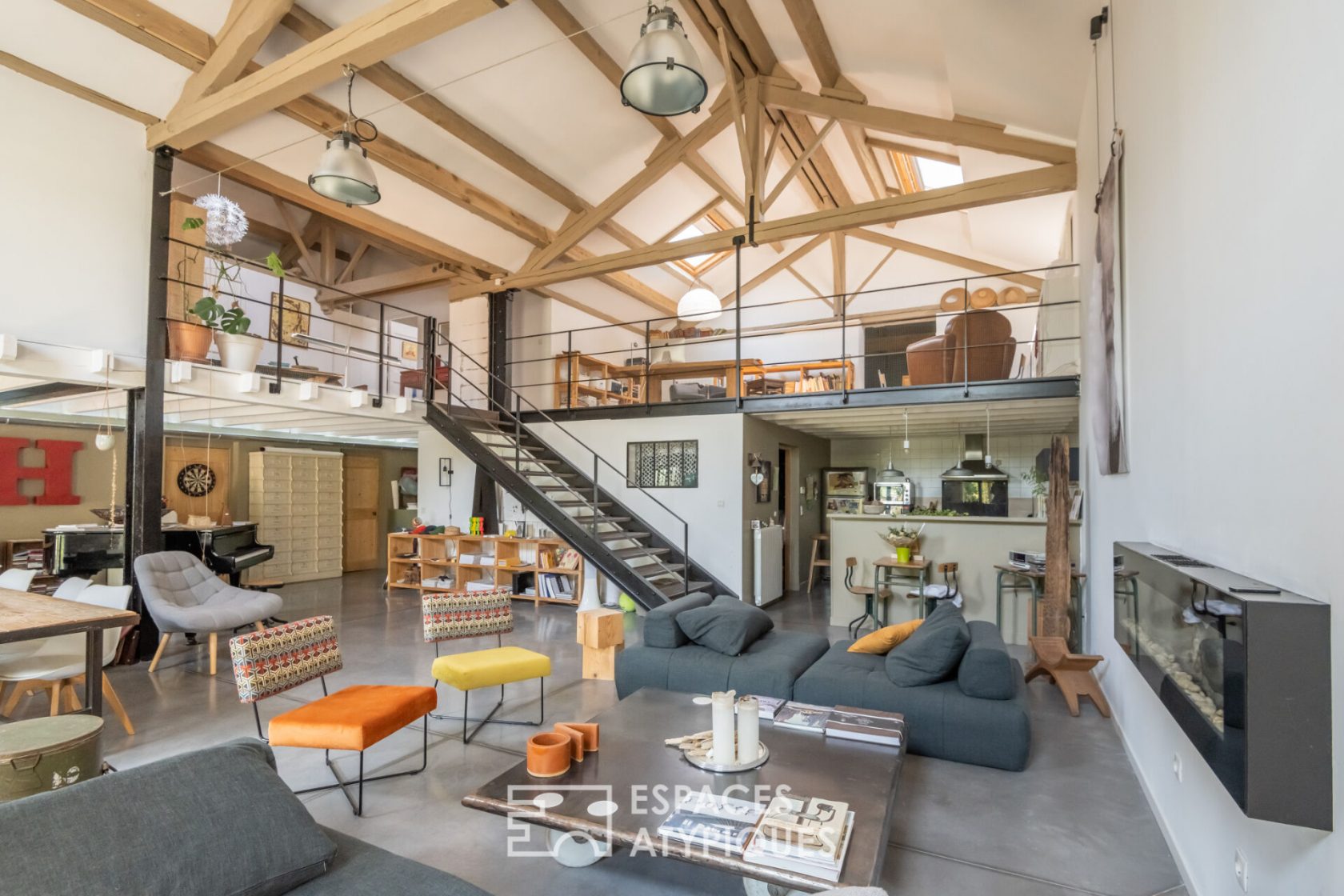 Loft – Former sawmill – Conques Sur Orbiel – 11600 – 380 m2