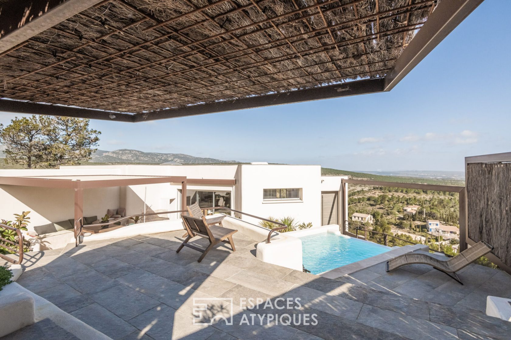 Contemporary House – Treilles – 4 bedrooms – 192 m2 – Swimming pool