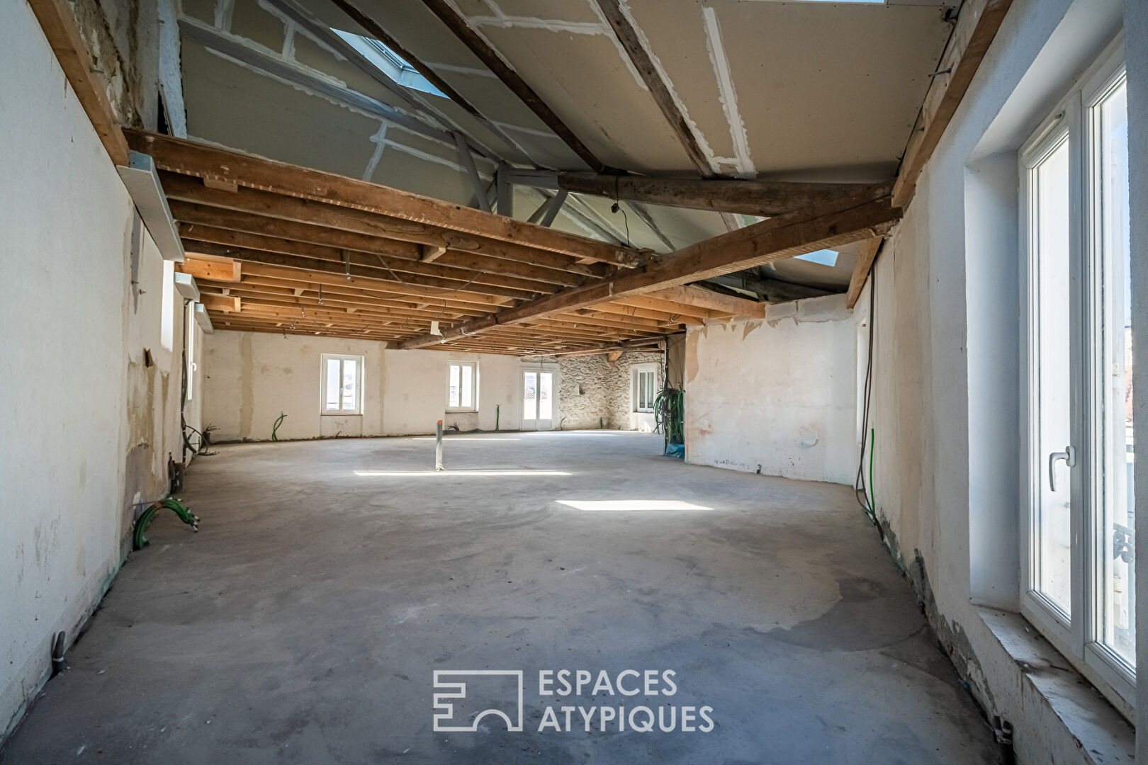 Loft de 180 m2 avec terrasse plein Sud