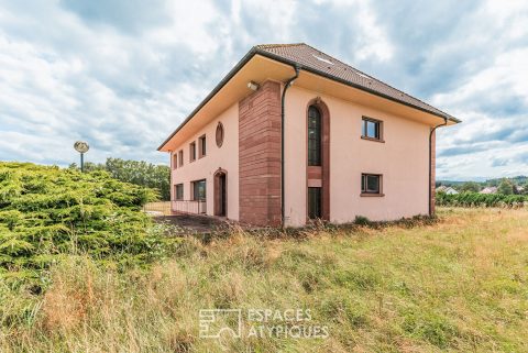 Seventies villa on a vast property with three ponds