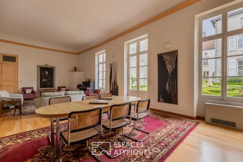 A private mansion in the heart of the Vosges and its French-style garden