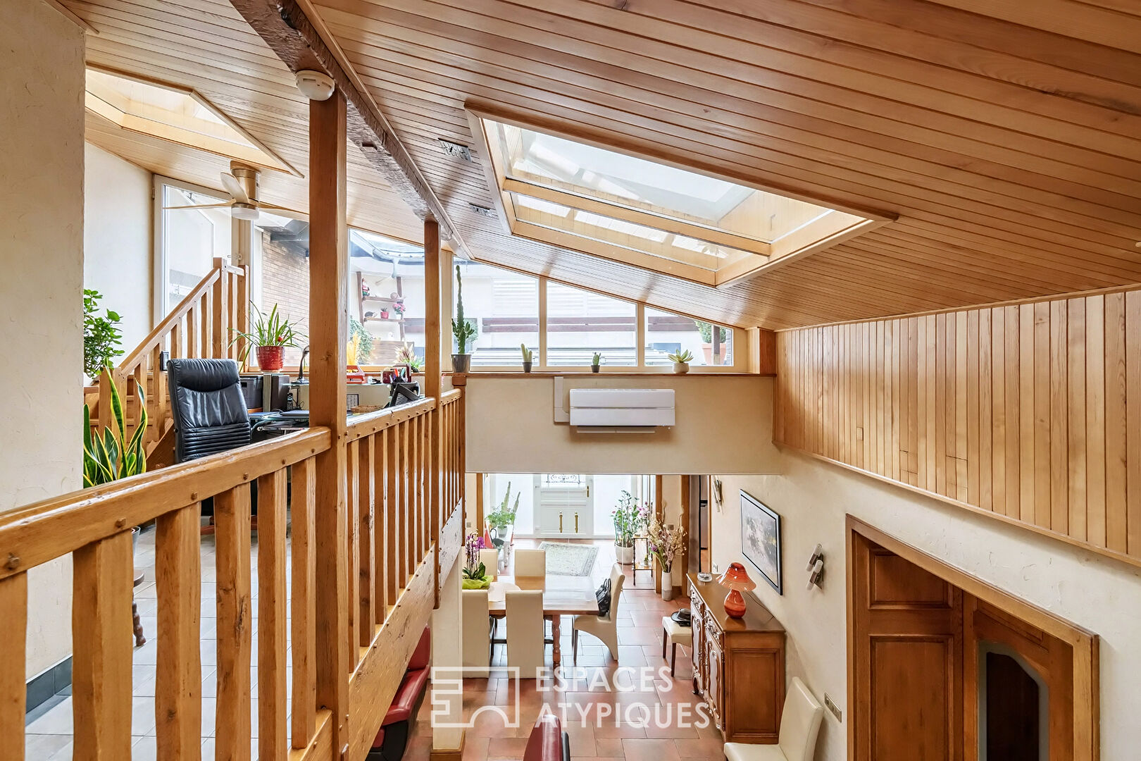 Duplex apartment with roof terrace in a former workshop