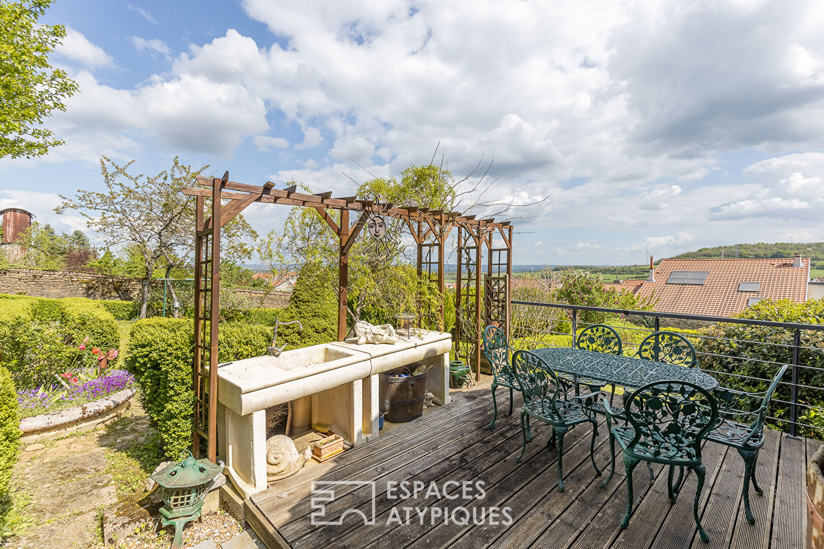 Exceptional town house and garden