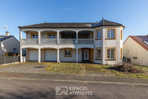 Maison de style Louisiane avec terrasses et jardin