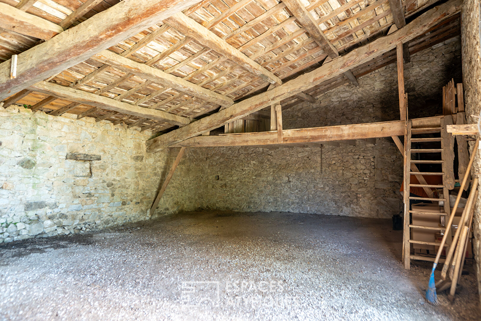 Time stands still at this farmhouse in the green Ardèche.