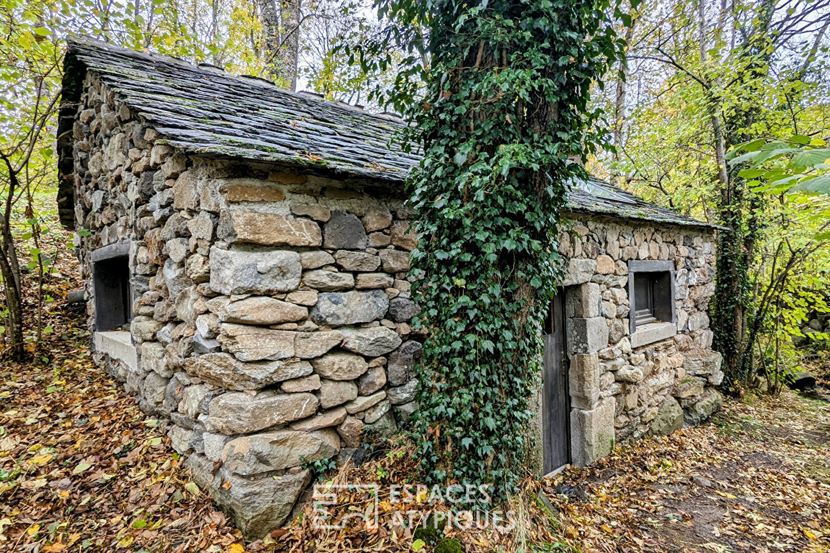 A triptych of ecolodges, for unusual accommodation in the Ardèche and Haute Loire.