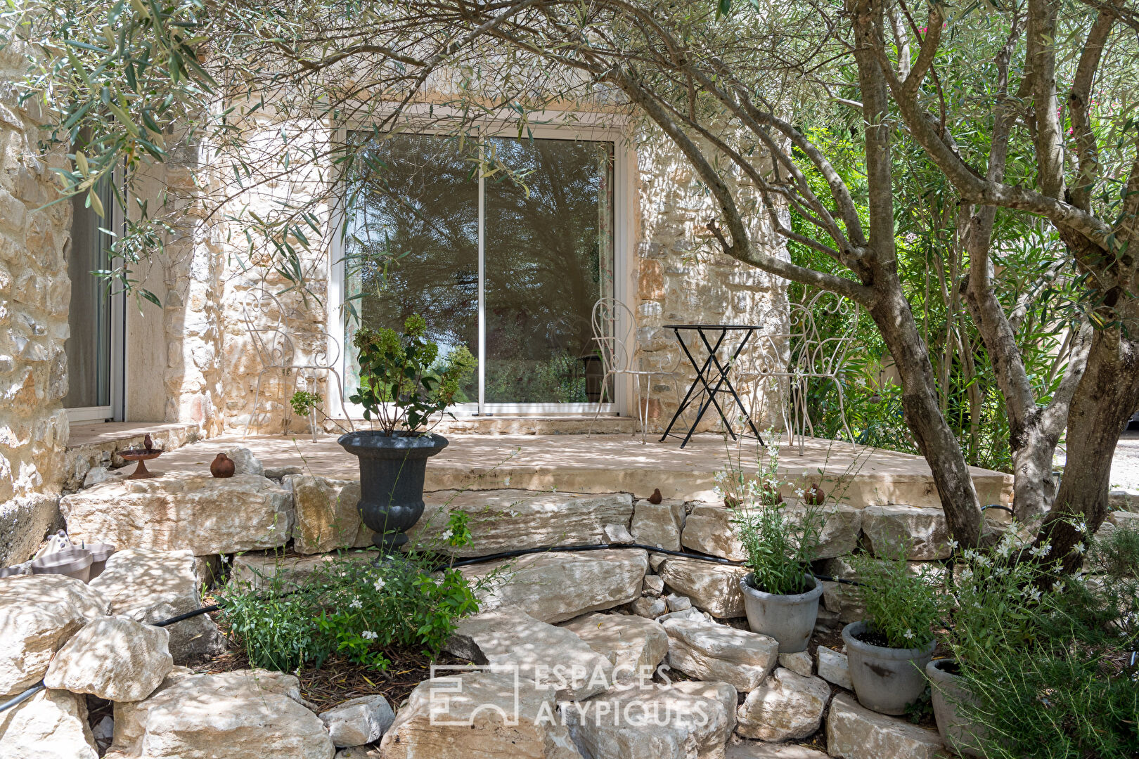 Demeure de caractère avec vue panoramique en Provence