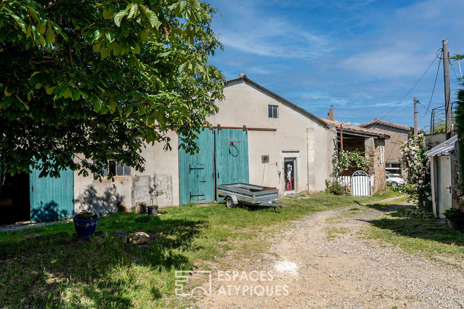 Property with 4 gîtes in the Ardèche near Valence