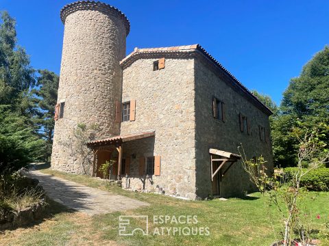 A former hunting lodge hidden away in the heart of the Ardèche.