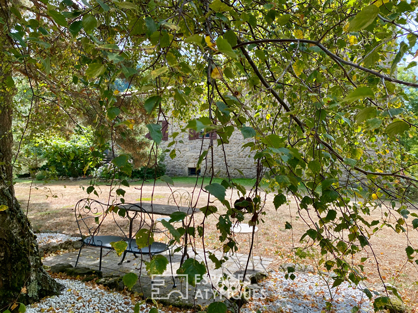 A former hunting lodge hidden away in the heart of the Ardèche.