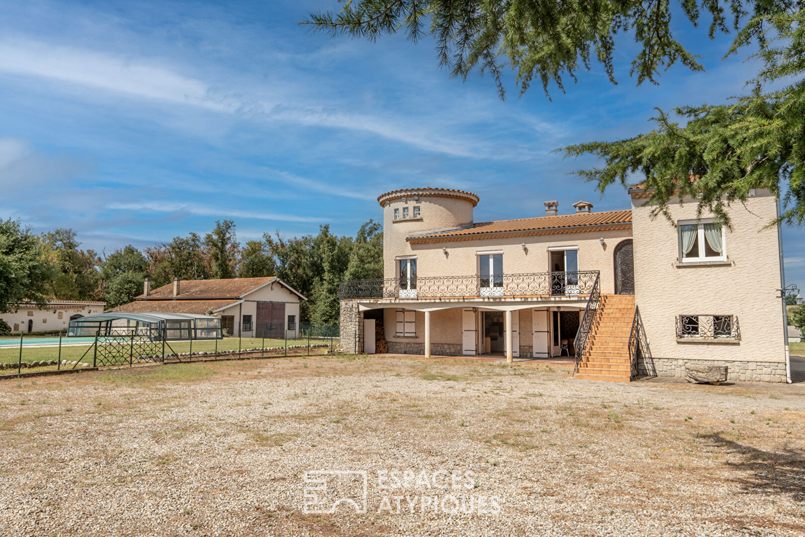 Family home with two dwellings, outbuildings and extensive grounds