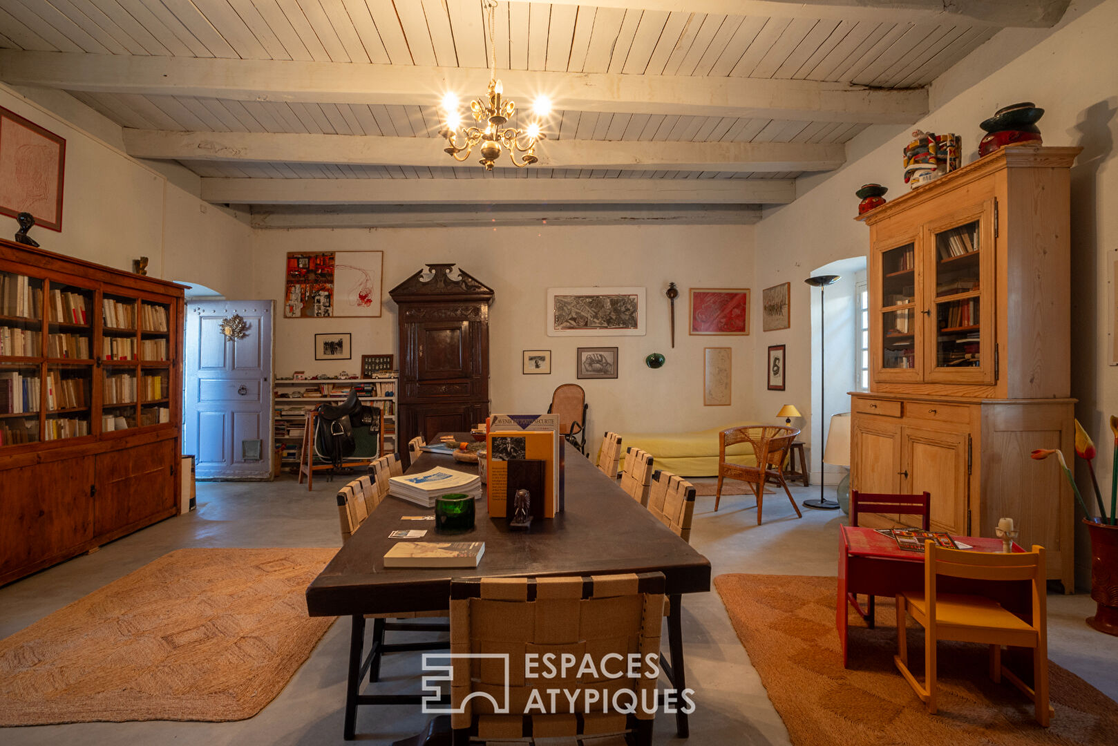 Oldd Ardèche farmhouse with character and its artist’s studio