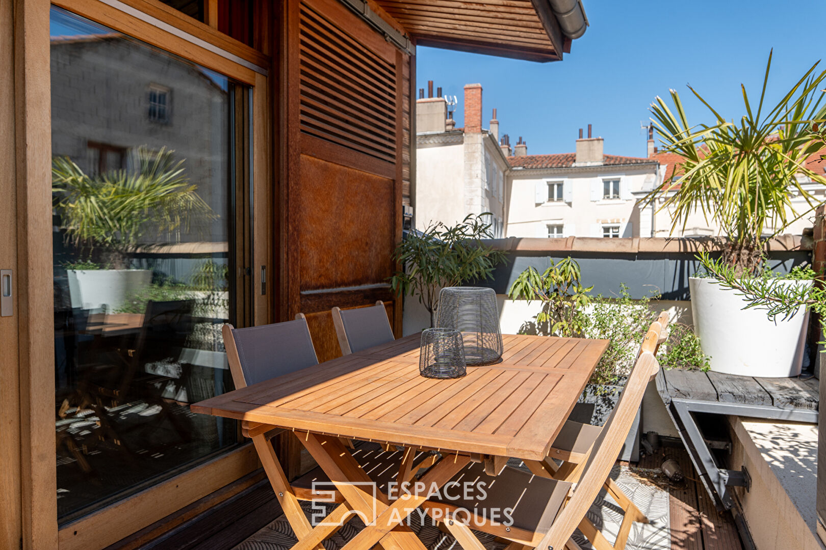 Magnificent triplex with terrace and garage in the centre of Valence