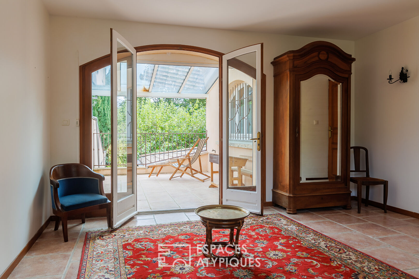 Propriété de charme avec vaste terrain, piscine et vue dégagée près de Dieulefit