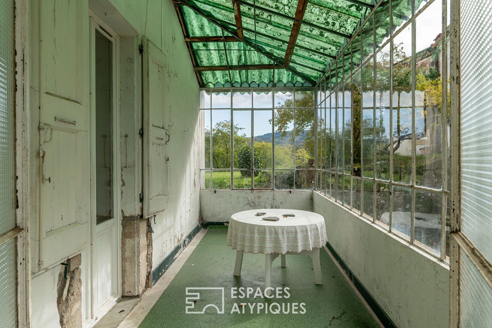 En Ardèche Verte, ancienne propriété de caractère aux atouts singuliers.