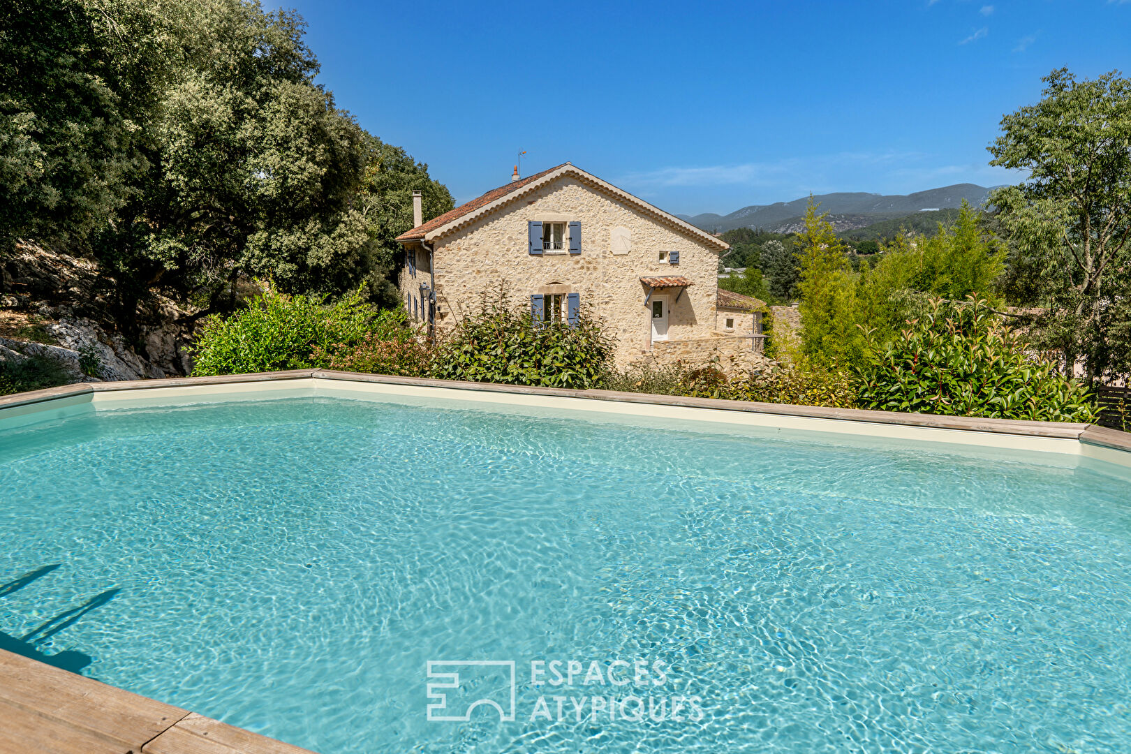 Splendide mas de charme  entièrement restauré en Ardèche Méridionale