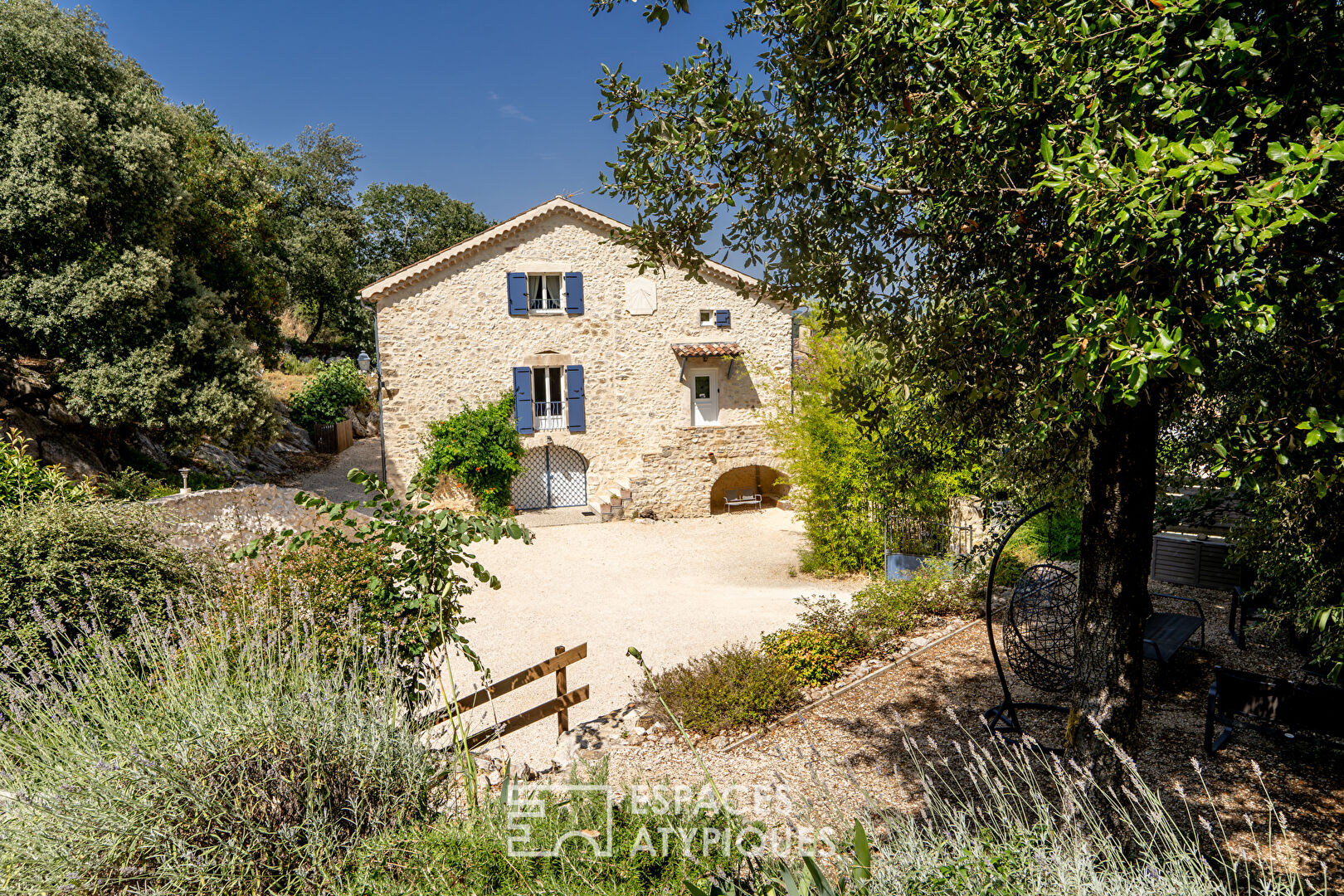 Splendide mas de charme  entièrement restauré en Ardèche Méridionale