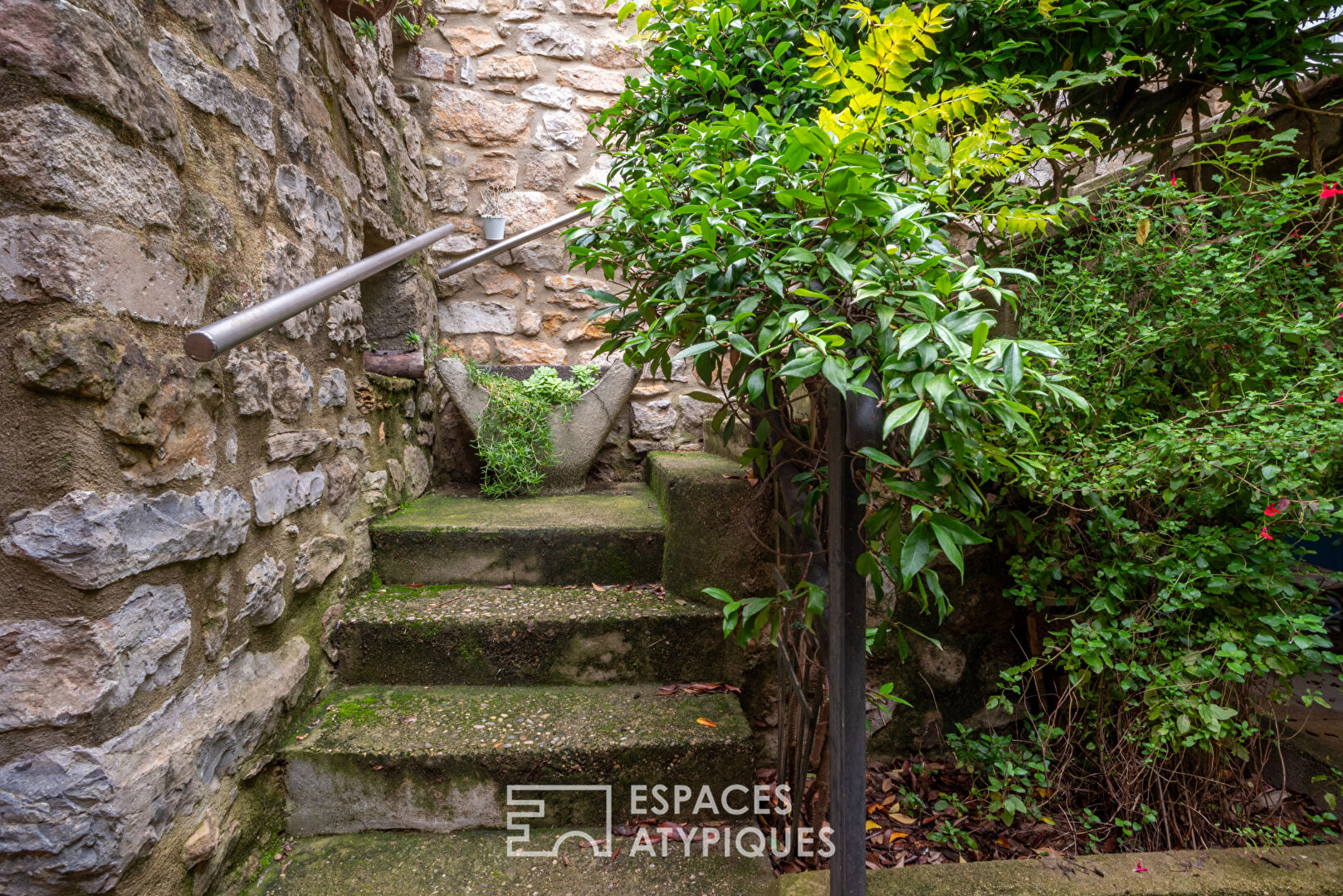 Charming house in the Cévennes ardéchoises region set in beautiful vaulted cellars