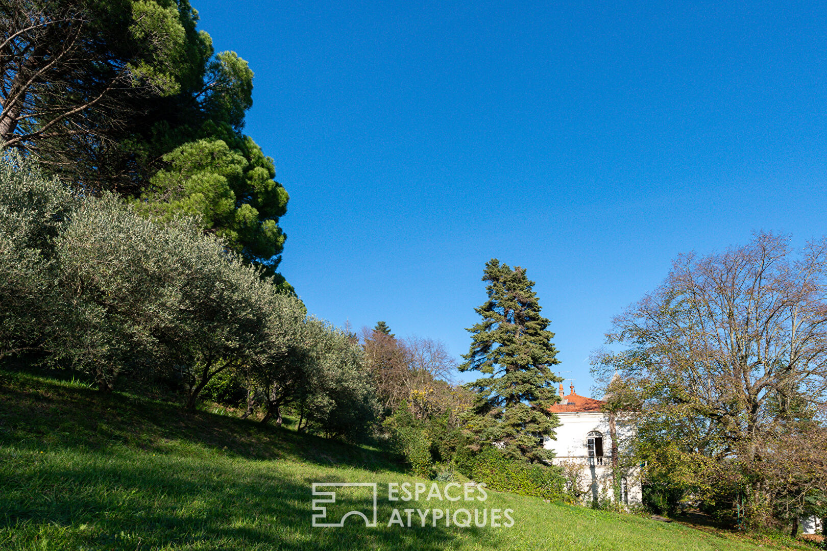 Maison bourgeoise à rénover en Provence