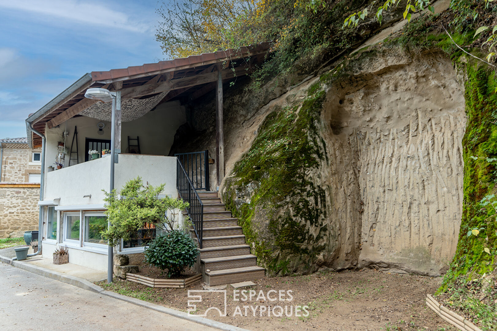 Charmante maison de ville semi troglodyte en duplex inversé