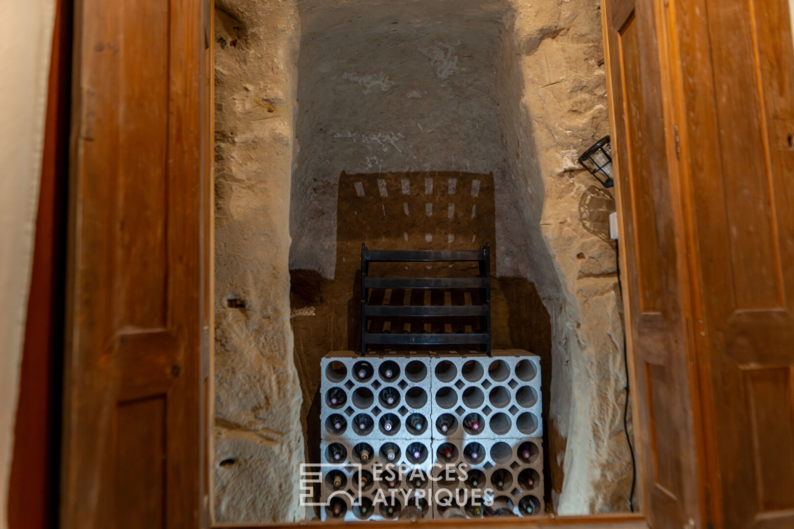 Charmante maison de ville semi troglodyte en duplex inversé