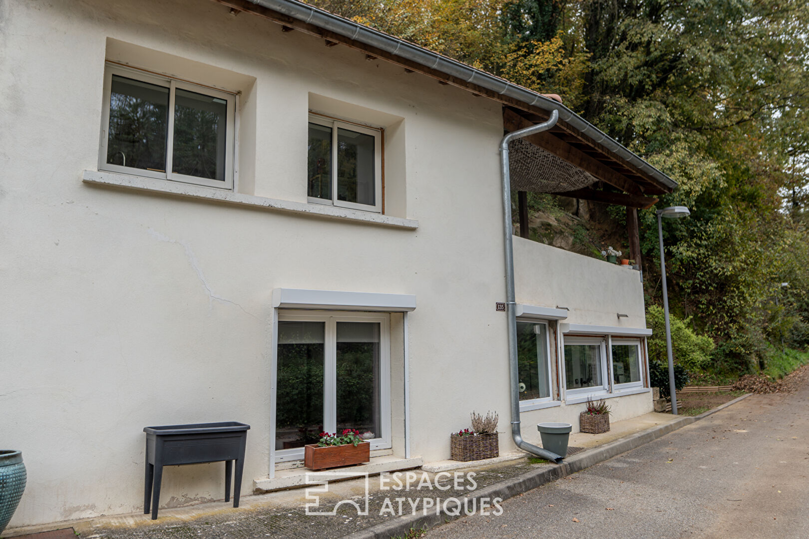 Charmante maison de ville semi troglodyte en duplex inversé