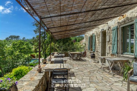 Propriété de charme rénovée, avec vue, piscine et chambres d’hôtes en Ardèche du Sud