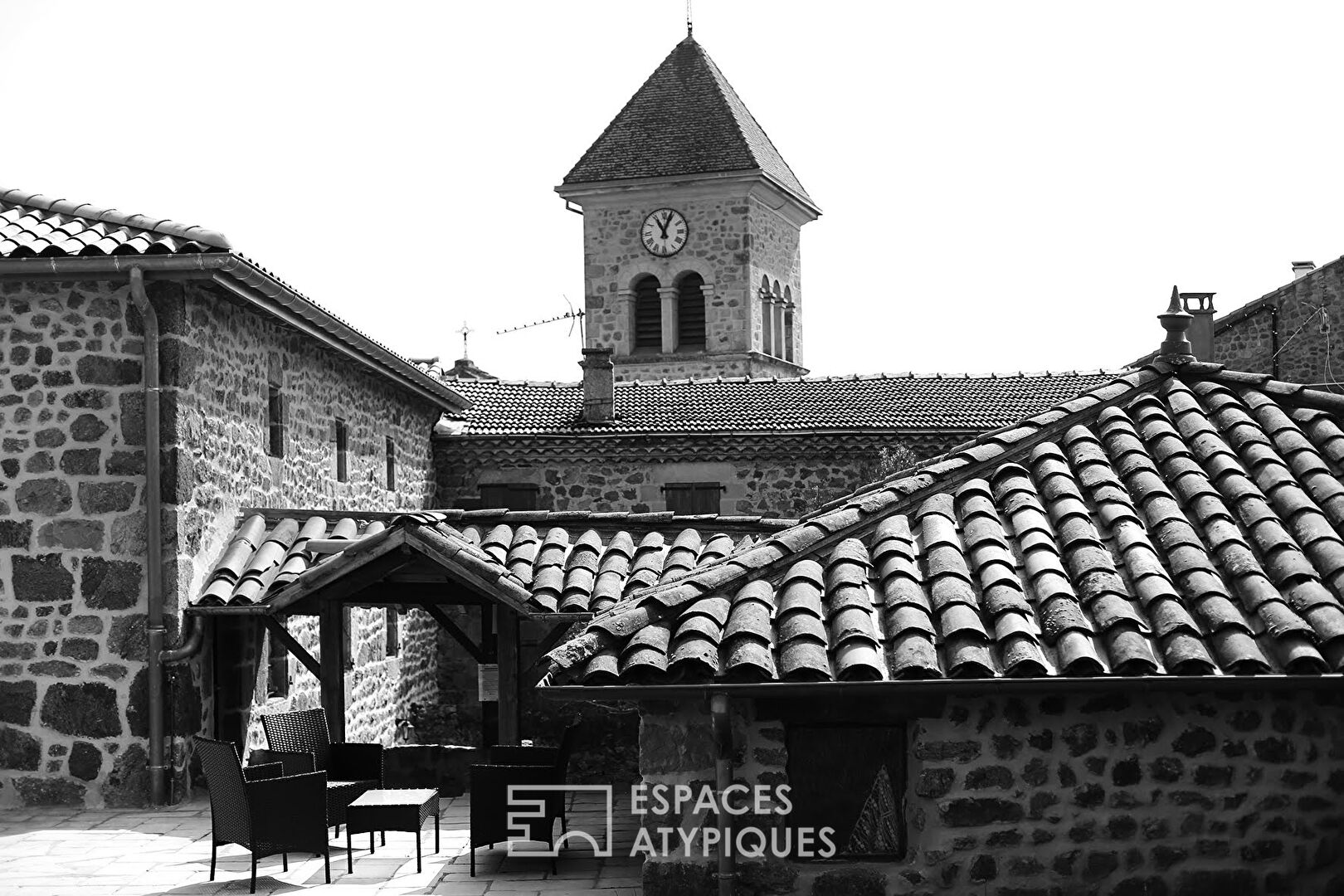 En Haute Ardèche, cet ancien couvent offre de l’habitat confortable.