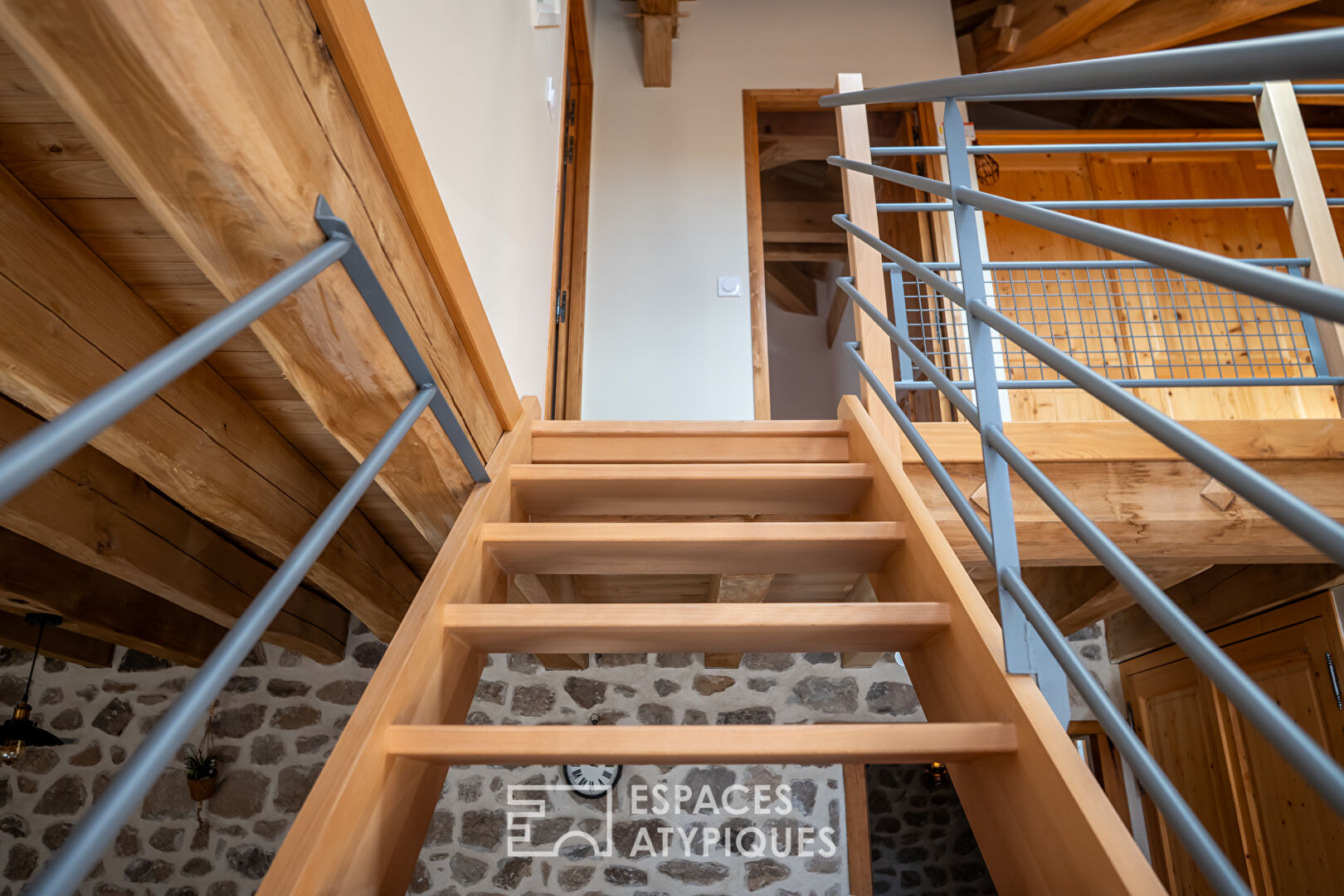 En Haute Ardèche, cet ancien couvent offre de l’habitat confortable.