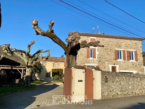 En Ardèche, ancienne maison d’artisan, encore riche de ses locaux.