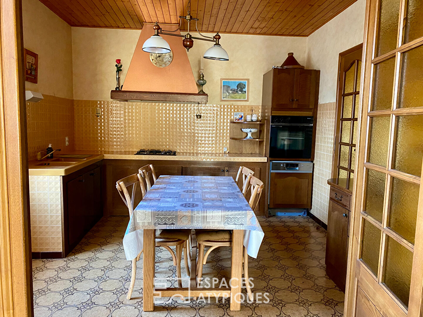 En Ardèche, ancienne maison d’artisan, encore riche de ses locaux.