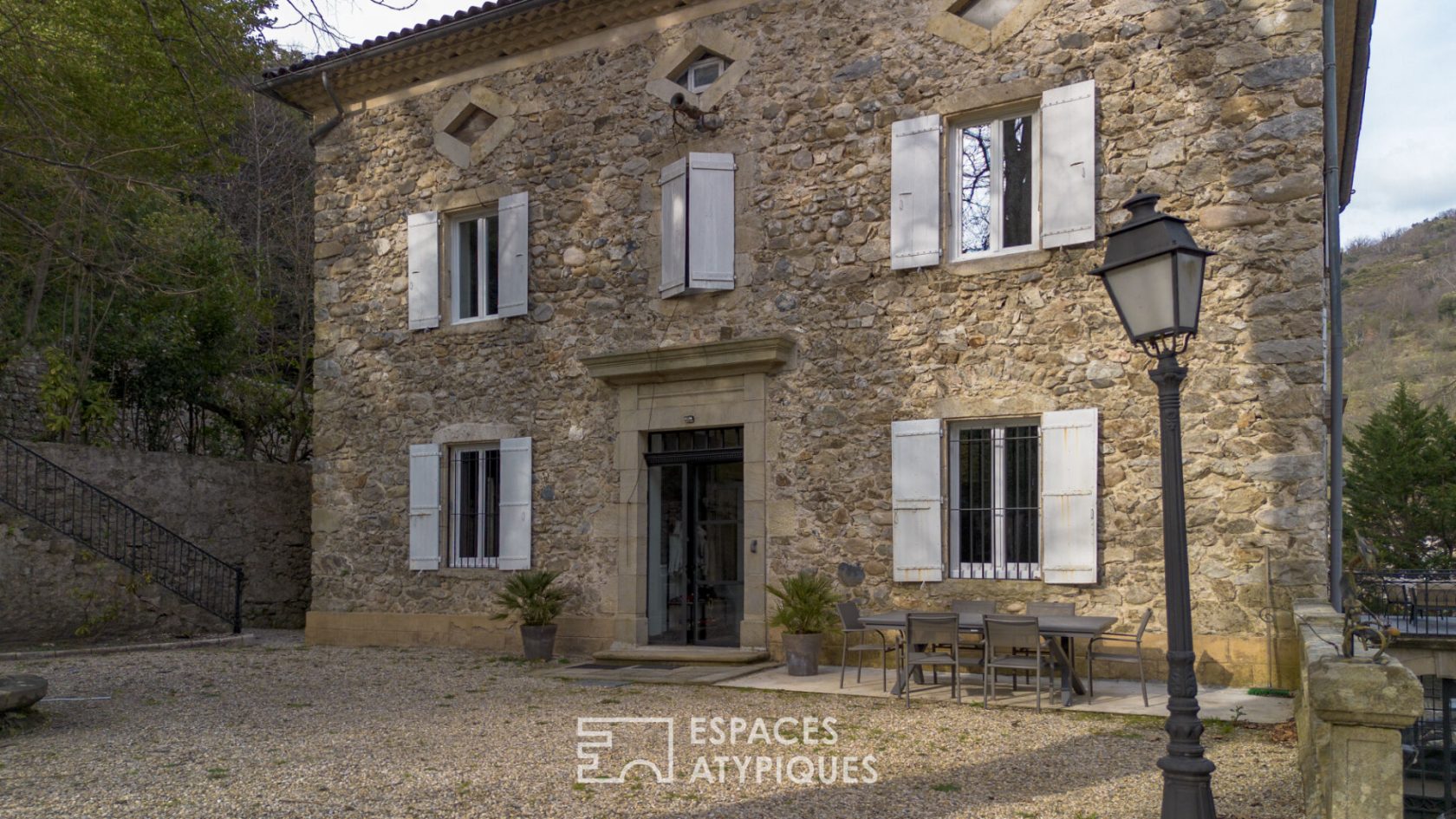 Belle Maison de Maître du XIXe siècle au charme préservé proche de Vals les Bains