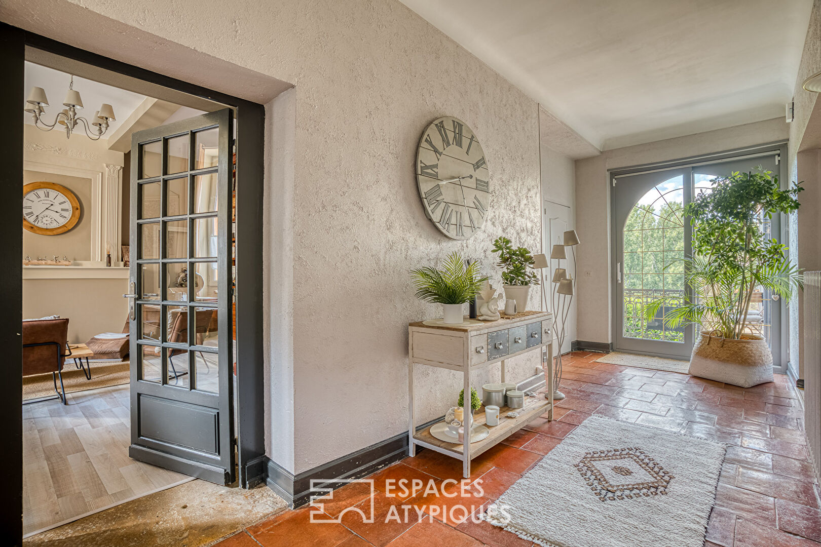 Elegant bourgeois house in the heart of a bastide